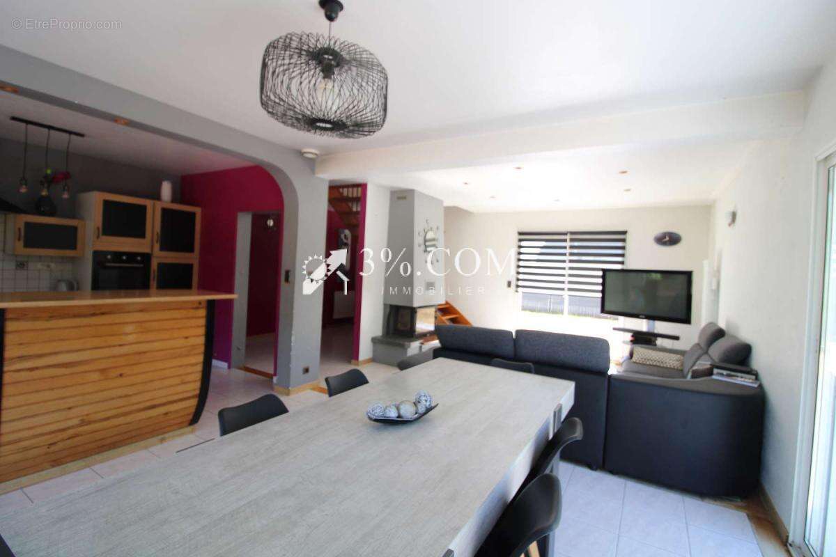 Maison à LOCOAL-MENDON