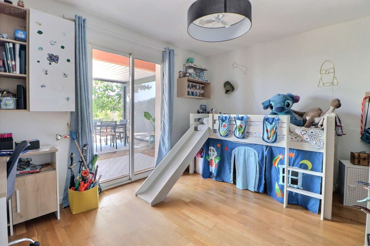 Maison à BAGNOLS-EN-FORET