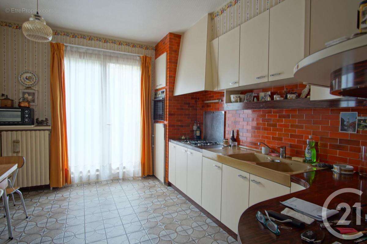 Maison à CHOISY-LE-ROI