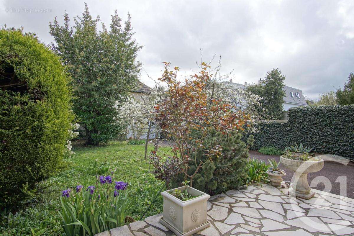 Maison à CHOISY-LE-ROI