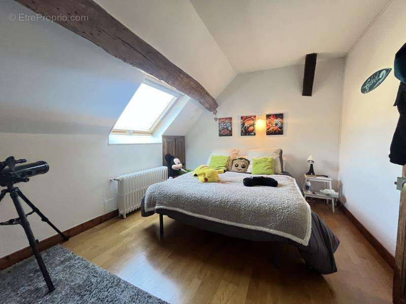 Maison à SAINT-DENIS-DE-L&#039;HOTEL