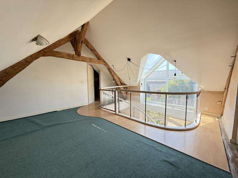 Maison à SAINT-JEAN-DE-BRAYE