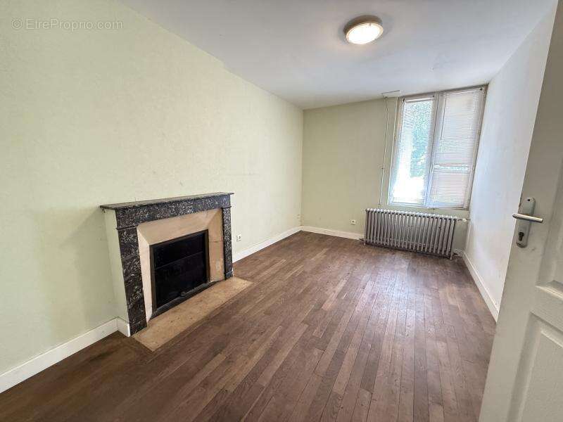 Maison à SAINT-JEAN-DE-BRAYE