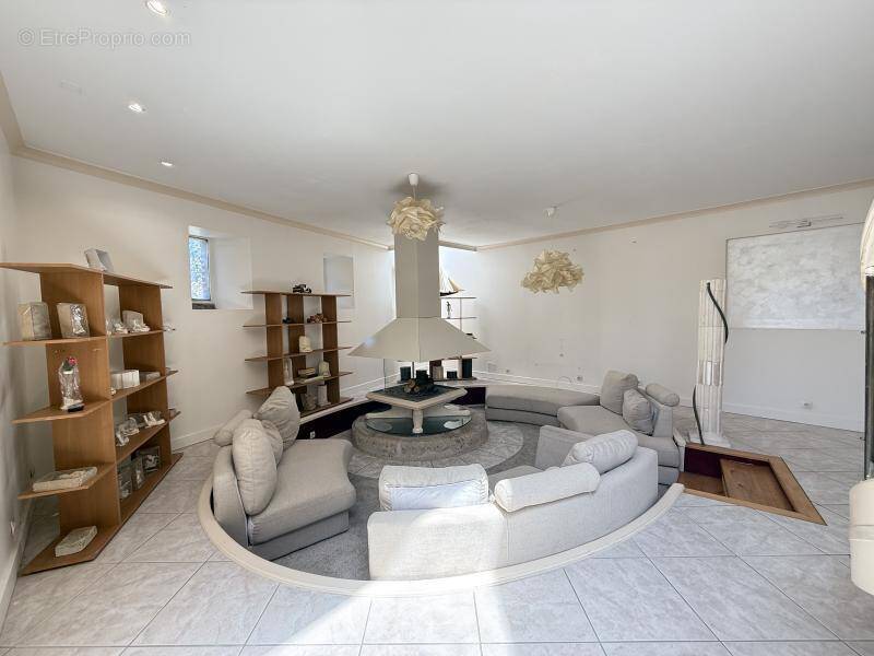 Maison à SAINT-JEAN-DE-BRAYE