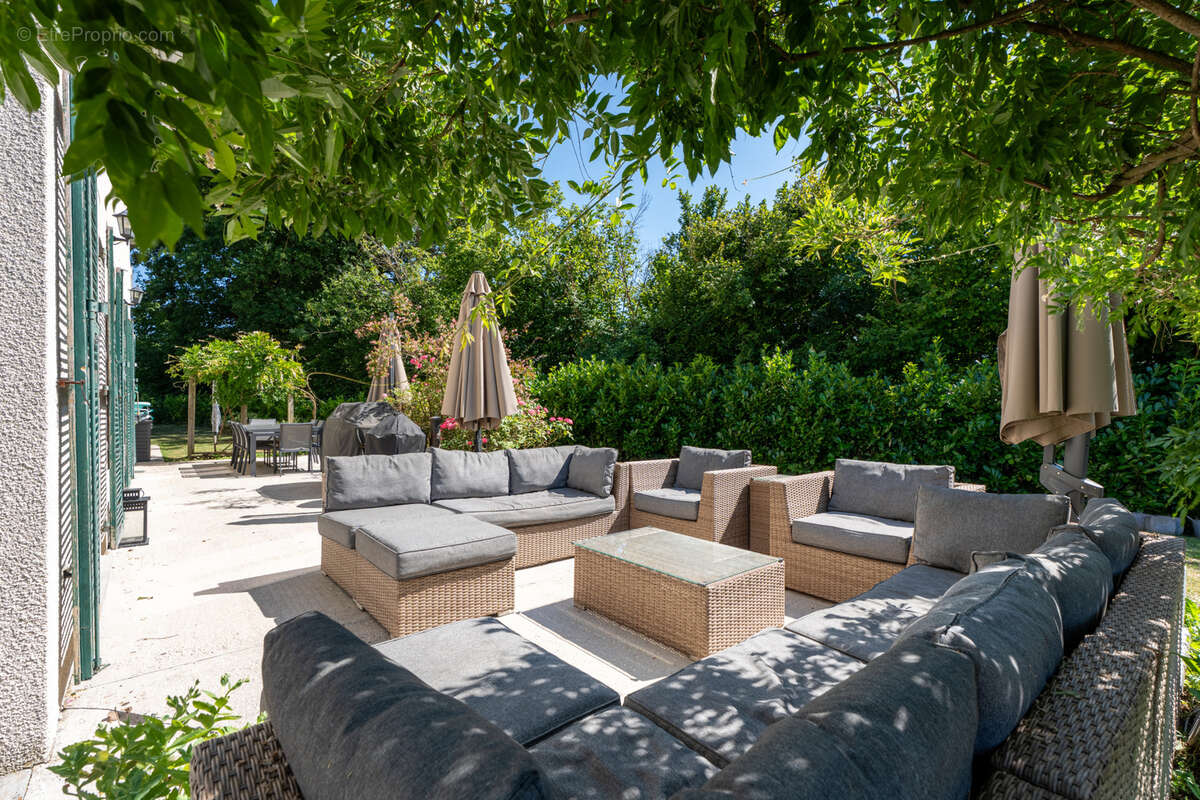 Maison à PREVESSIN-MOENS