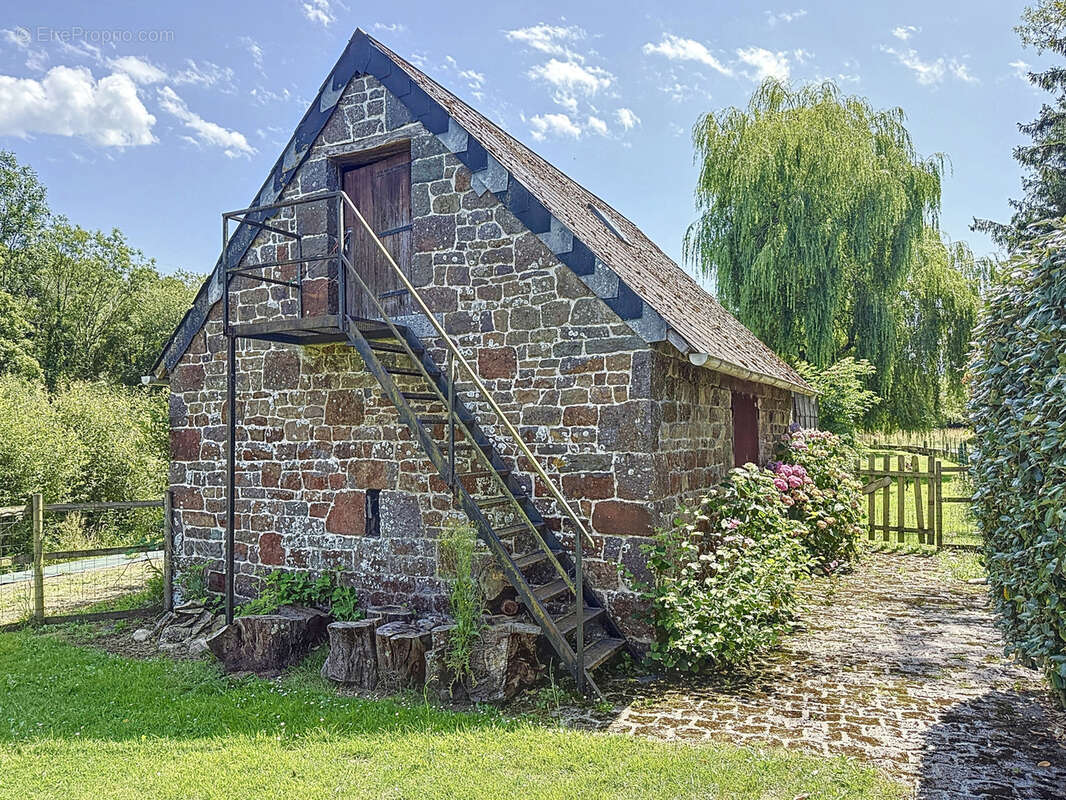 Maison à TESSY-SUR-VIRE