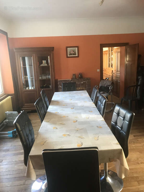 Commerce à LES HERBIERS