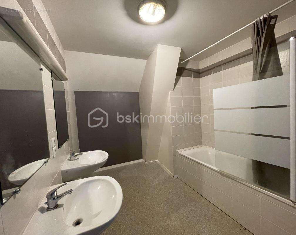 Commerce à DOMREMY-LA-PUCELLE