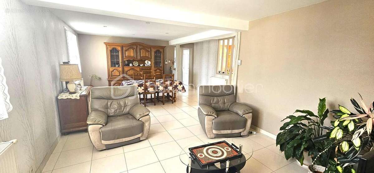 Maison à FONTENAY-TRESIGNY