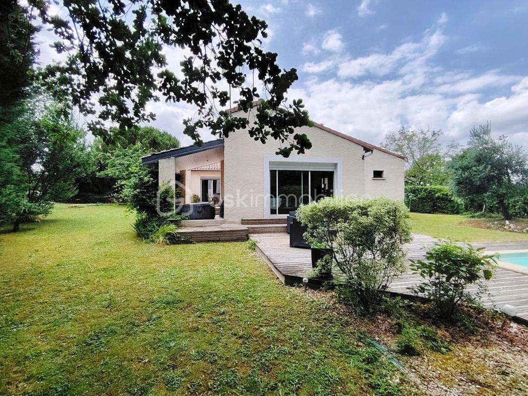 Maison à GRATENTOUR