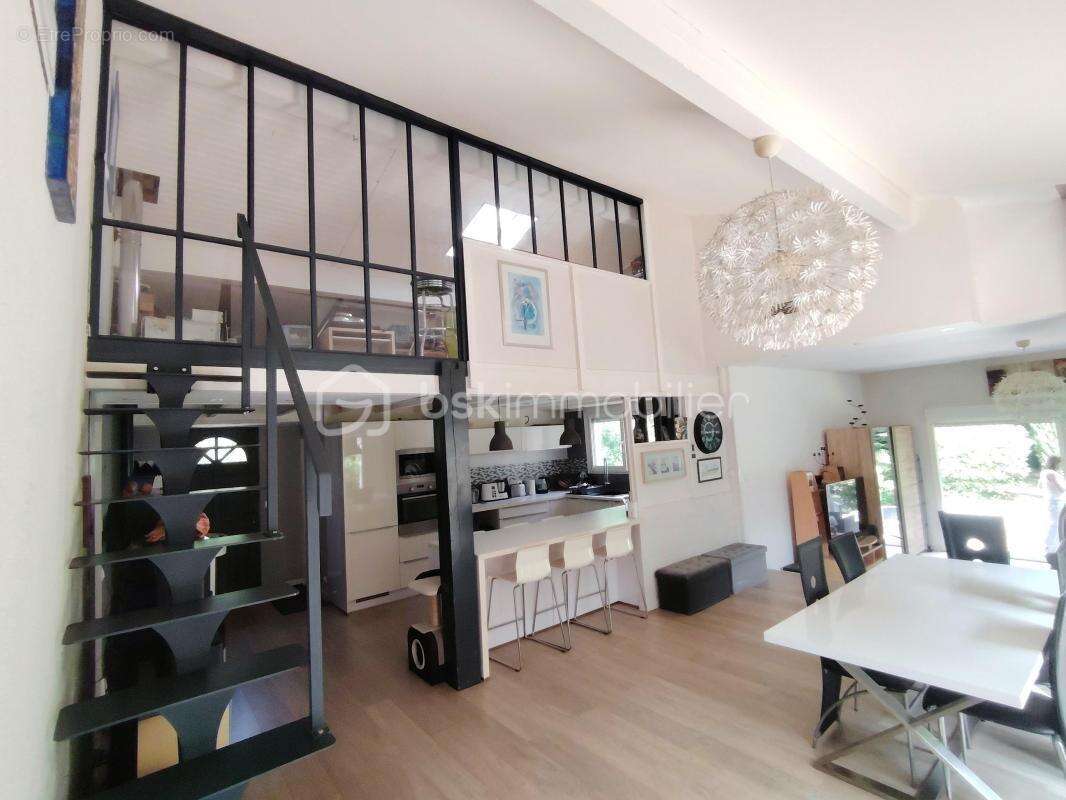 Maison à GRATENTOUR