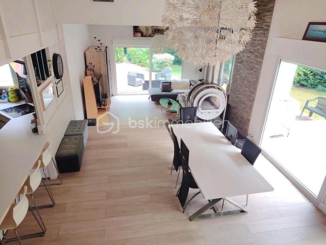 Maison à GRATENTOUR