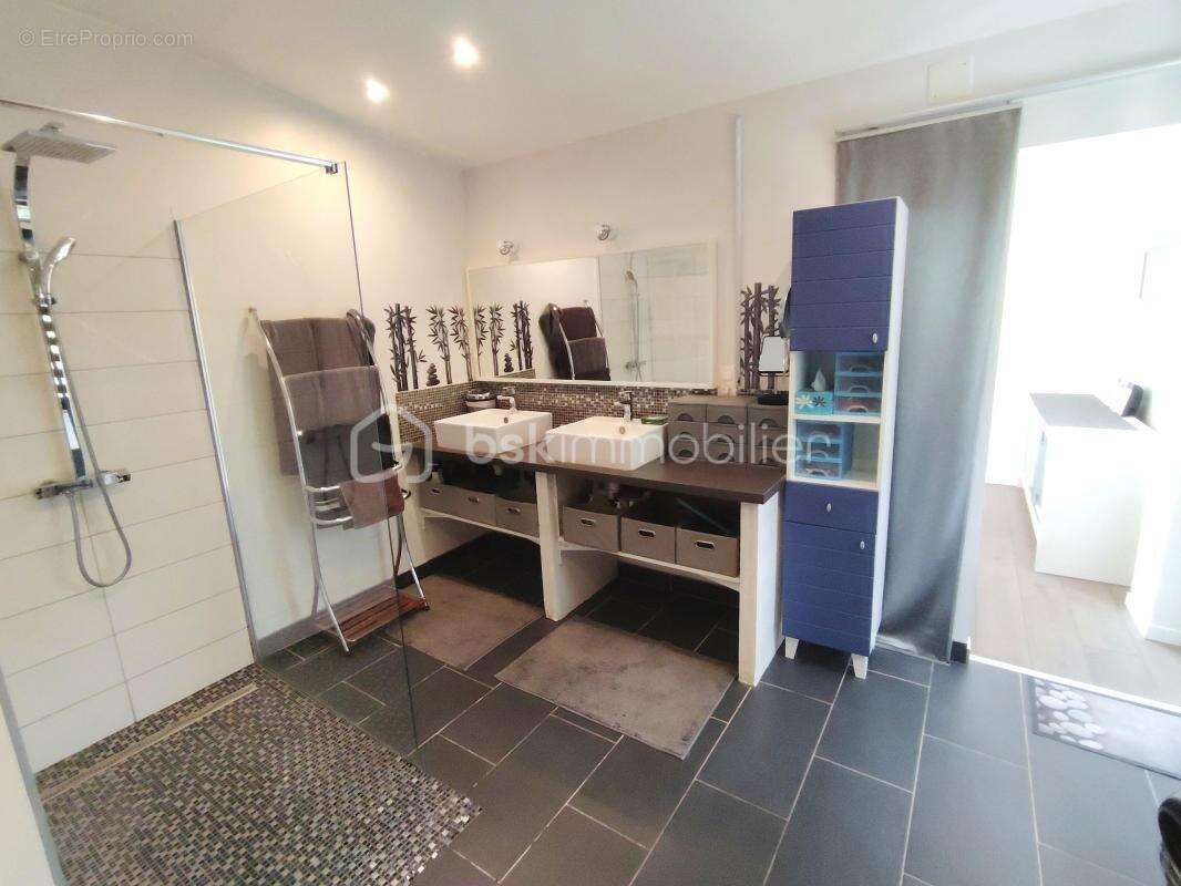 Maison à GRATENTOUR