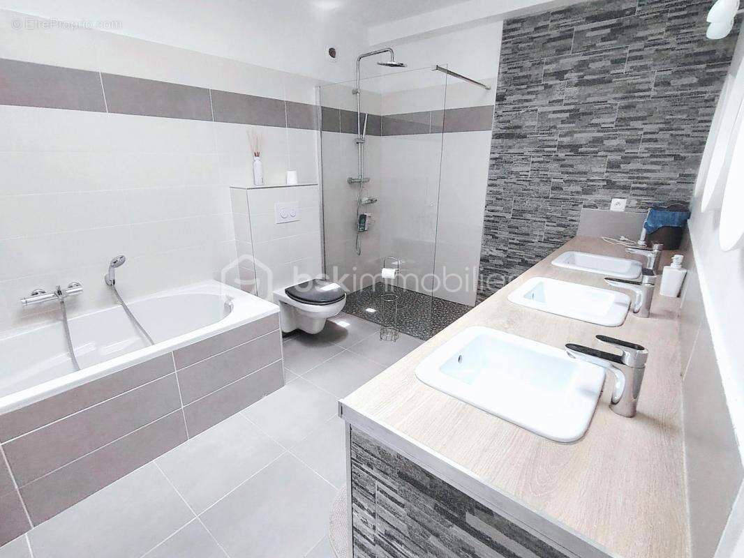 Maison à GRATENTOUR