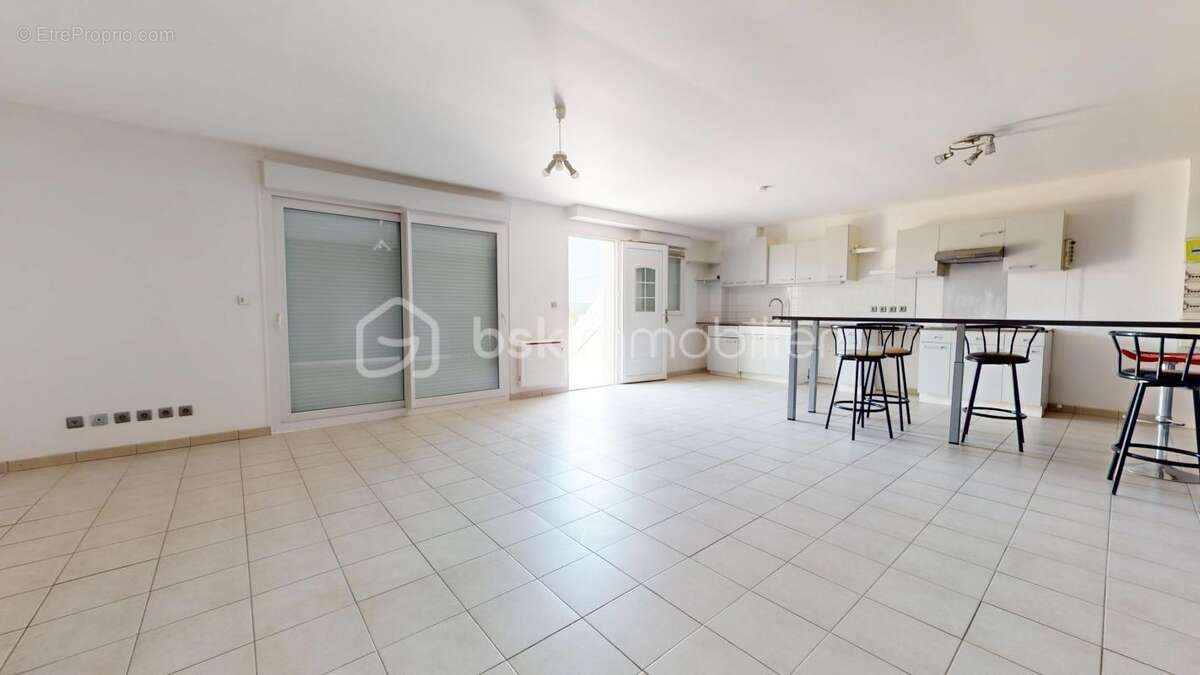Appartement à BREUILLET