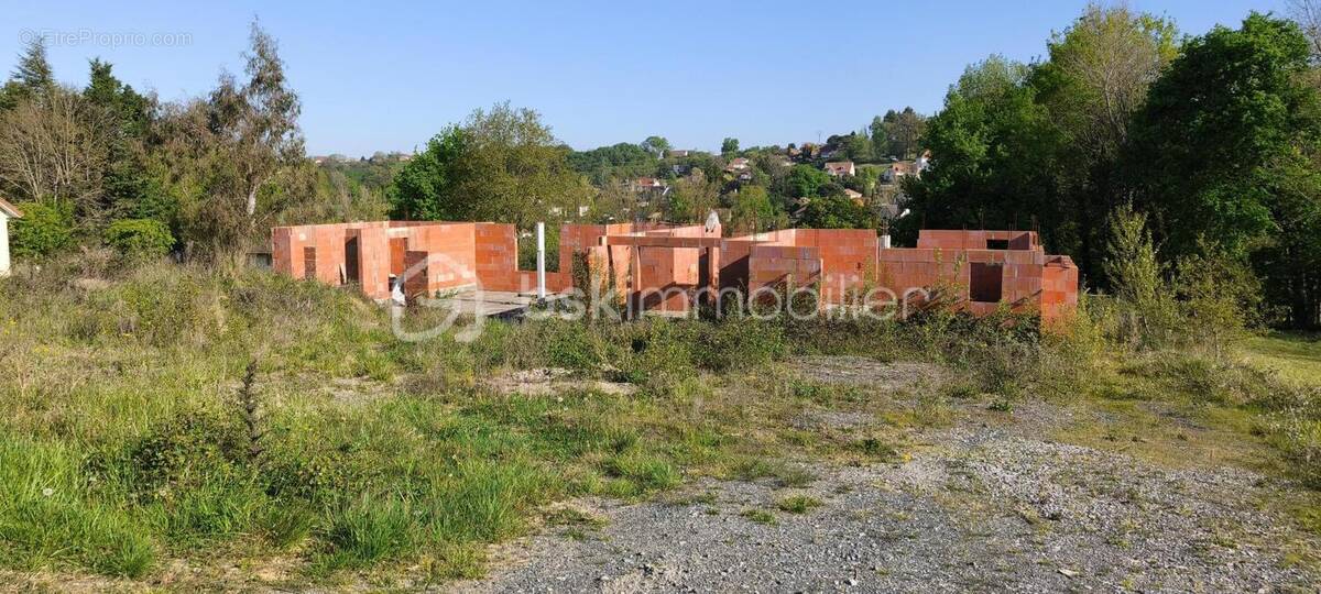 Terrain à SERRES-CASTET