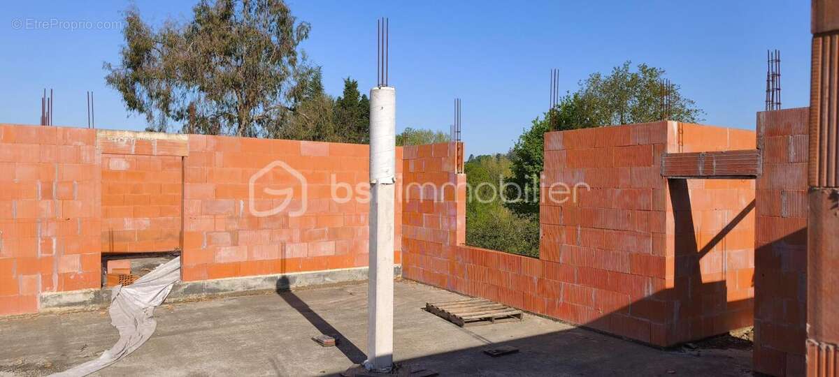 Terrain à SERRES-CASTET