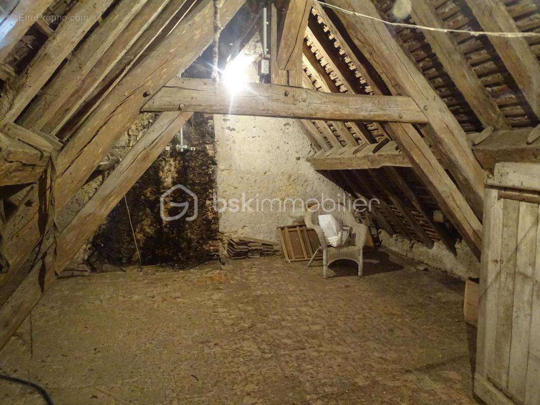 Maison à AUTRY-LE-CHATEL