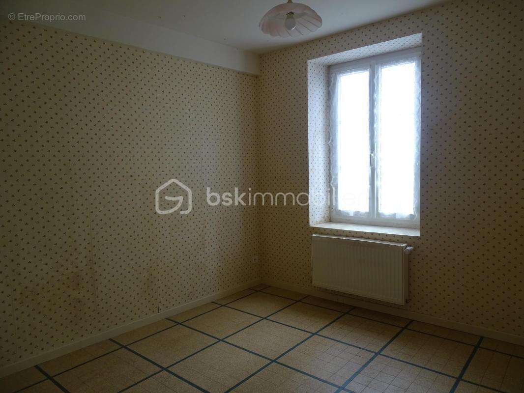 Maison à AUTRY-LE-CHATEL