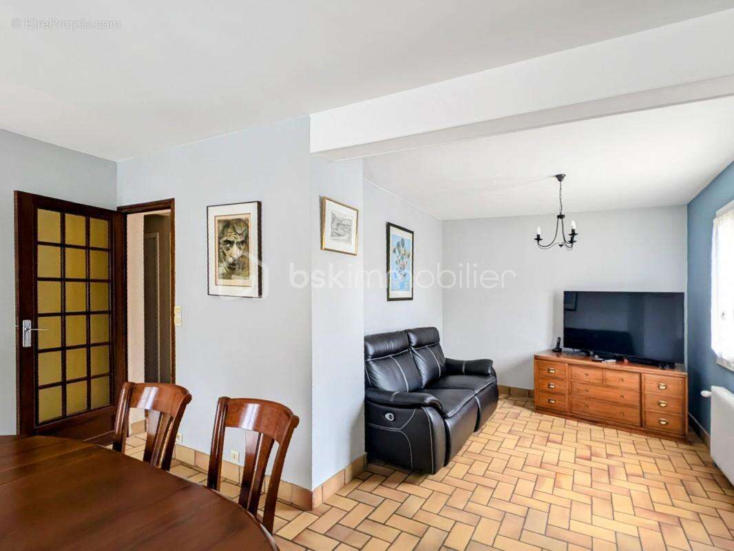 Maison à MONDEVILLE