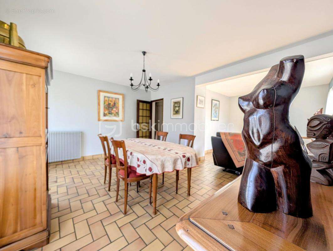 Maison à MONDEVILLE