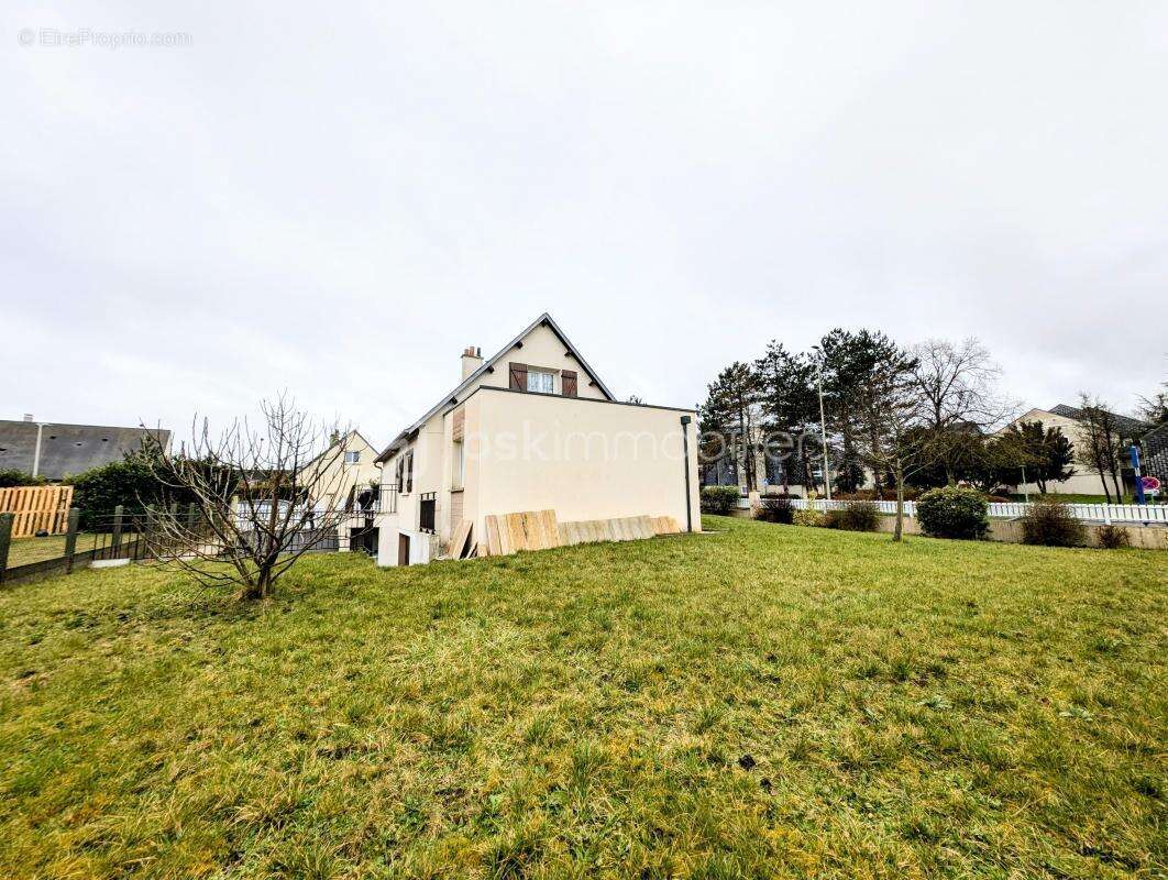 Maison à MONDEVILLE