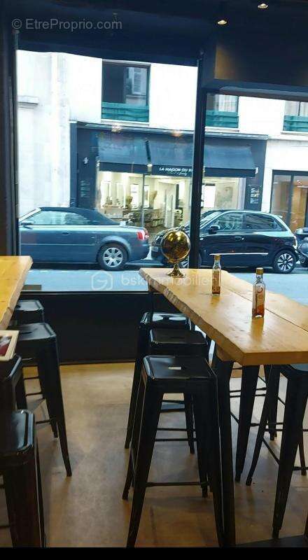 Commerce à PARIS-16E