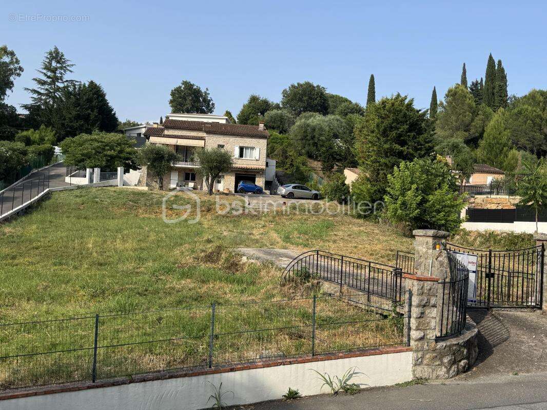 Terrain à AURIBEAU-SUR-SIAGNE