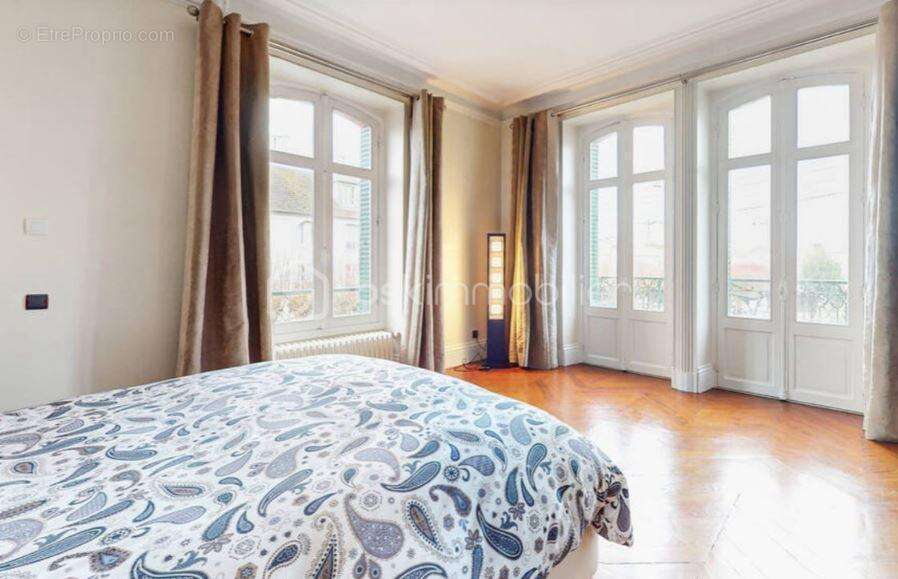 Maison à MONTEREAU-FAULT-YONNE