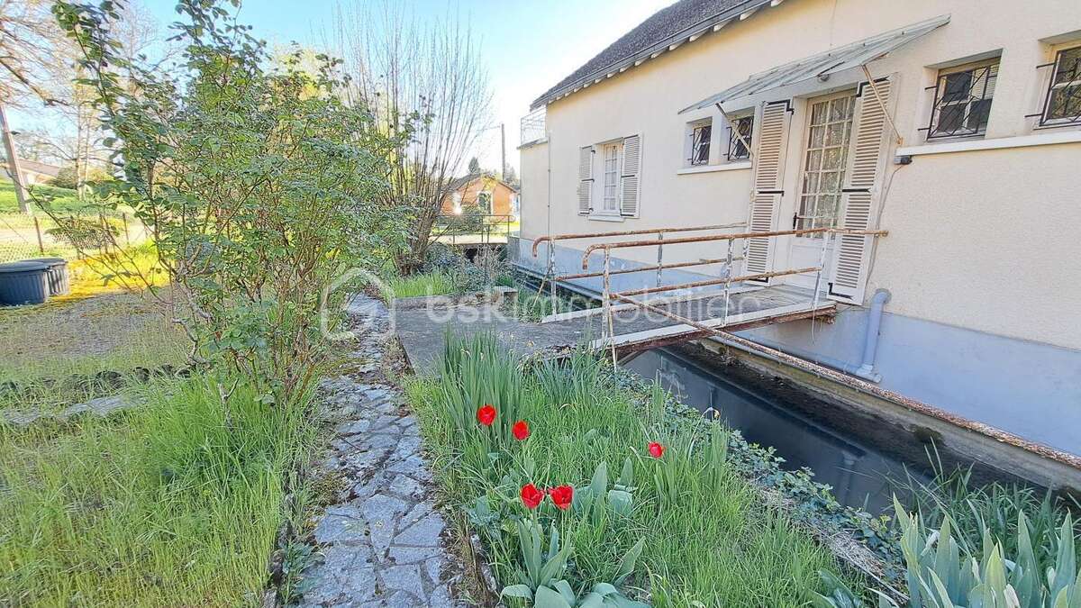 Maison à MANZAC-SUR-VERN