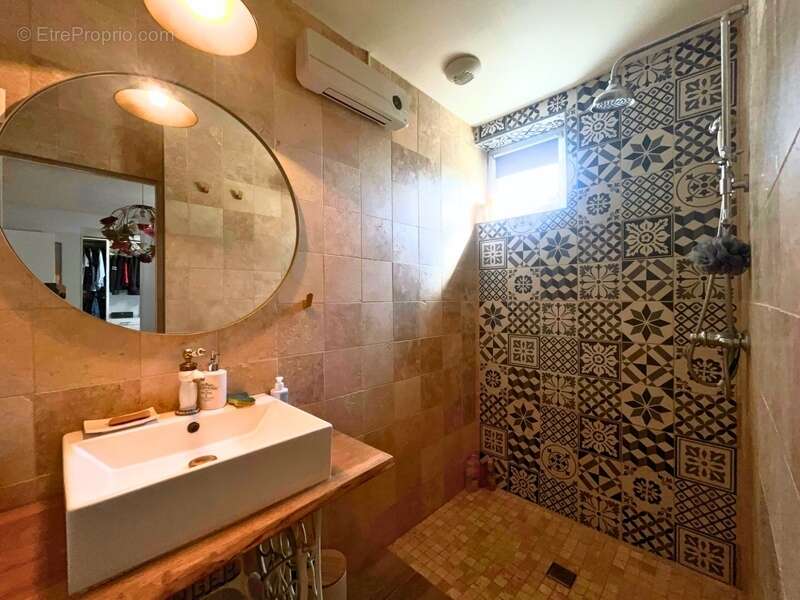 Maison à SAINT-ETIENNE-DE-VICQ