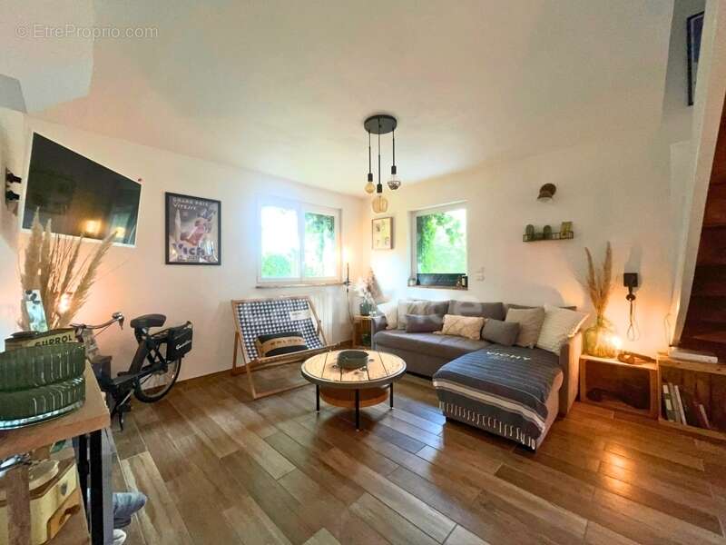 Maison à SAINT-ETIENNE-DE-VICQ