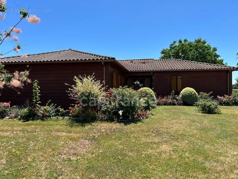 Maison à PREYSSAC-D&#039;EXCIDEUIL