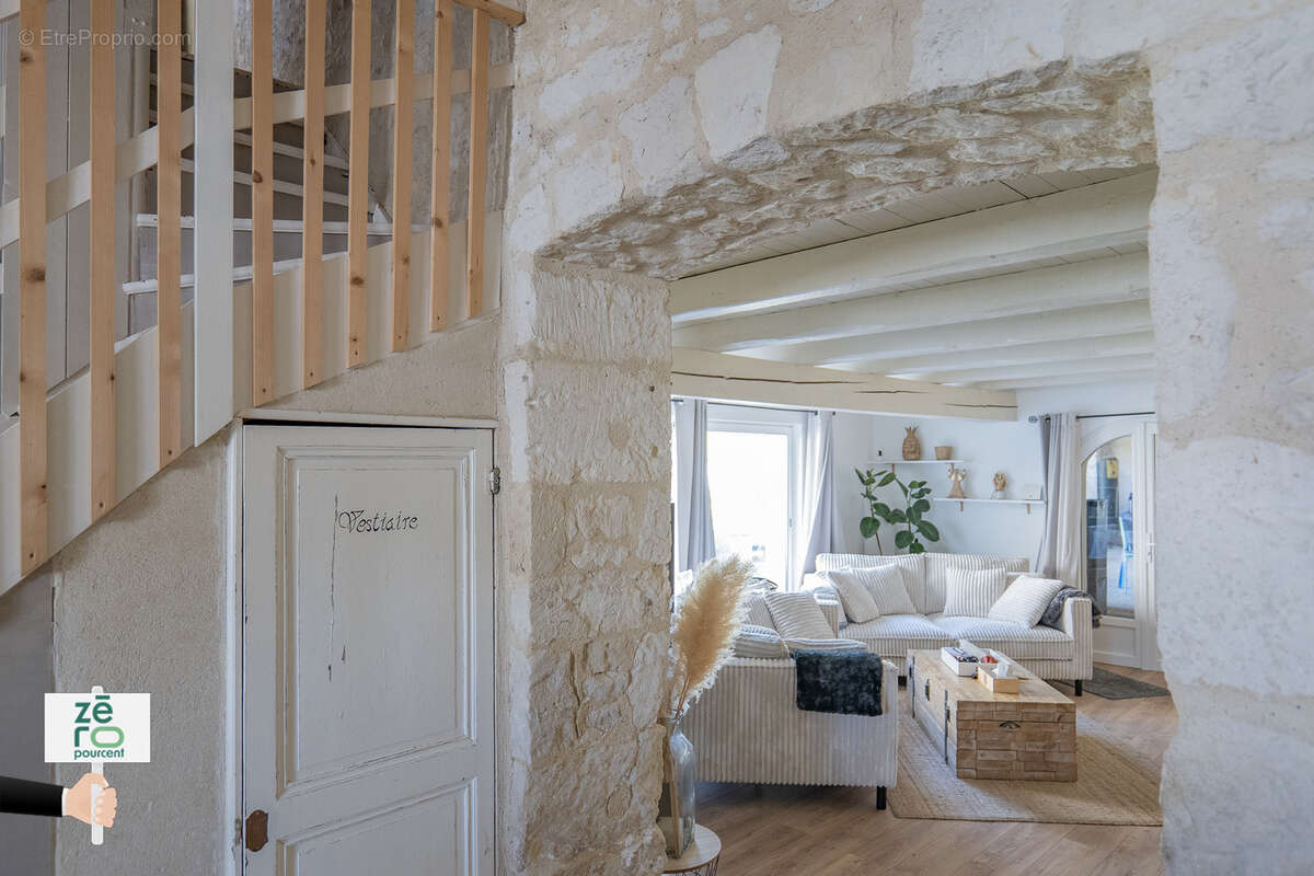 Maison à LES MAGNILS-REIGNIERS