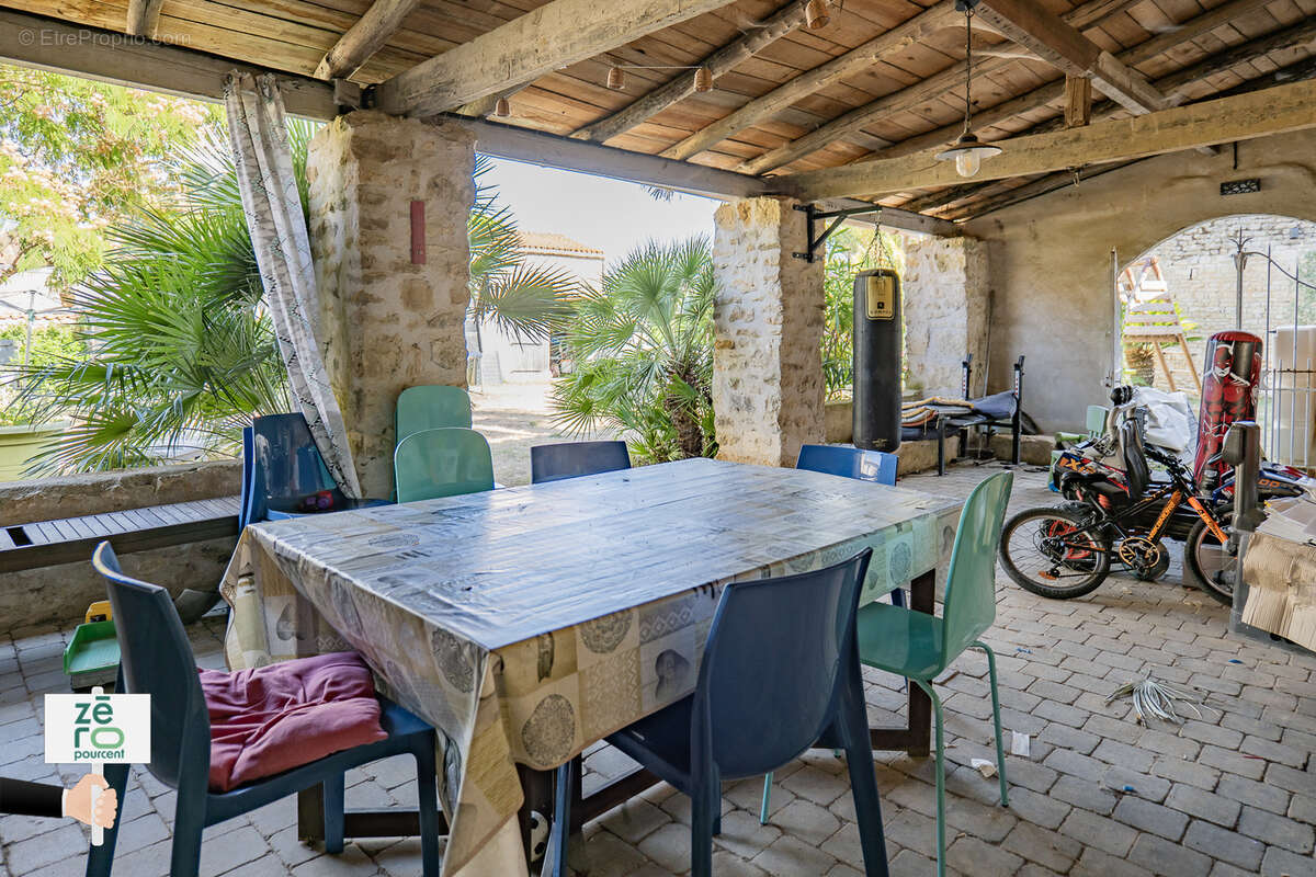 Maison à LES MAGNILS-REIGNIERS