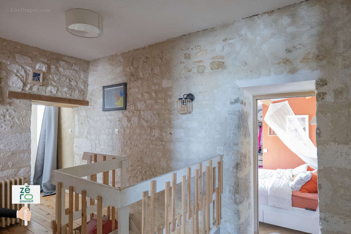 Maison à LES MAGNILS-REIGNIERS