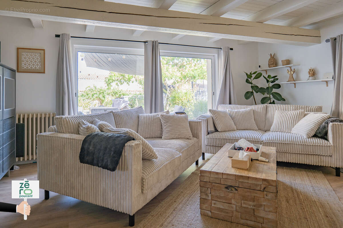 Maison à LES MAGNILS-REIGNIERS