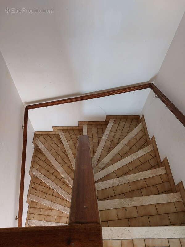 Maison à SAINT-JULIEN-DE-VOUVANTES