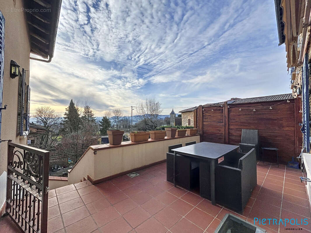 Appartement à PONTCHARRA-SUR-TURDINE