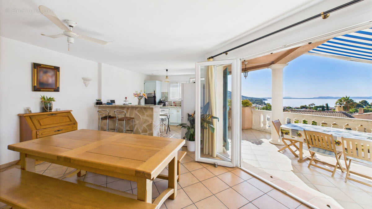 Maison à CARQUEIRANNE