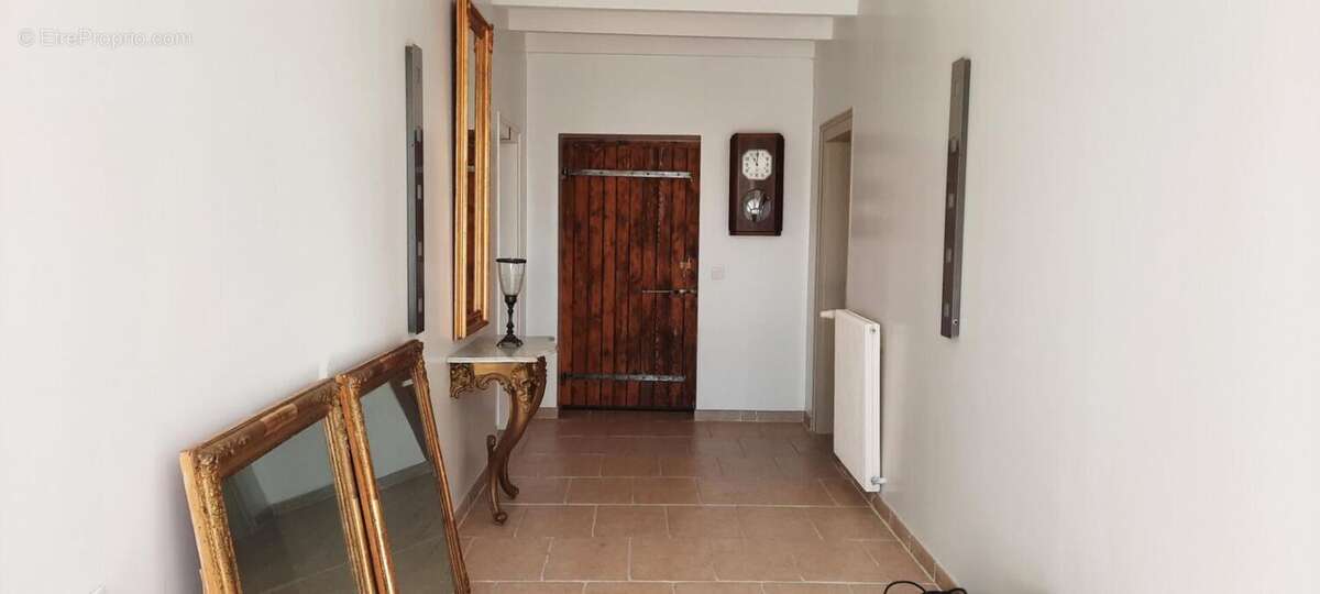 Maison à NIEUL-LE-VIROUIL