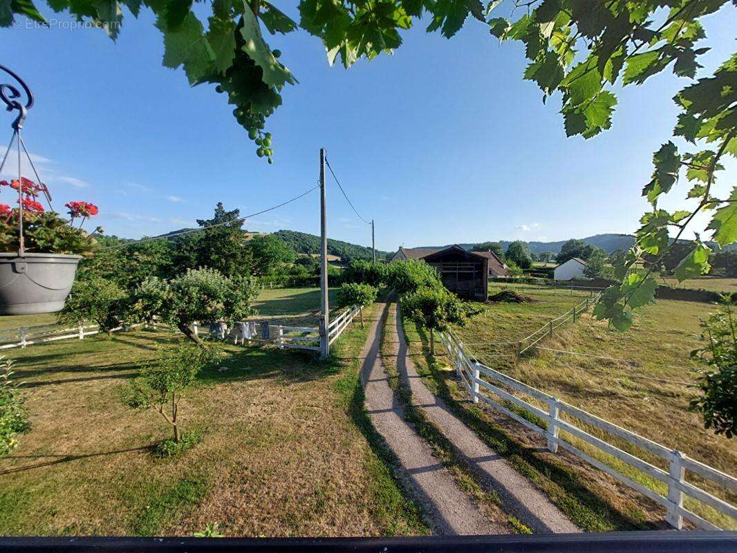 Maison à CHARBONNAT