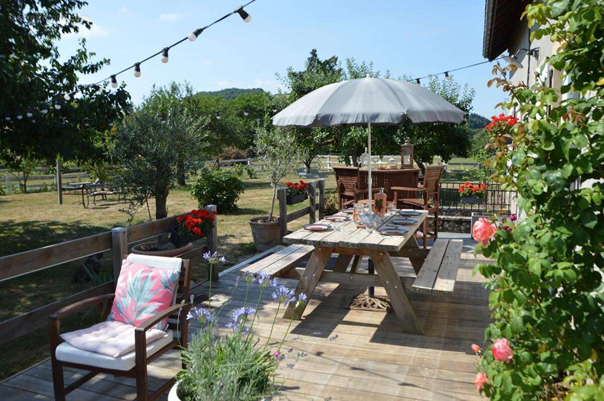 Maison à CHARBONNAT