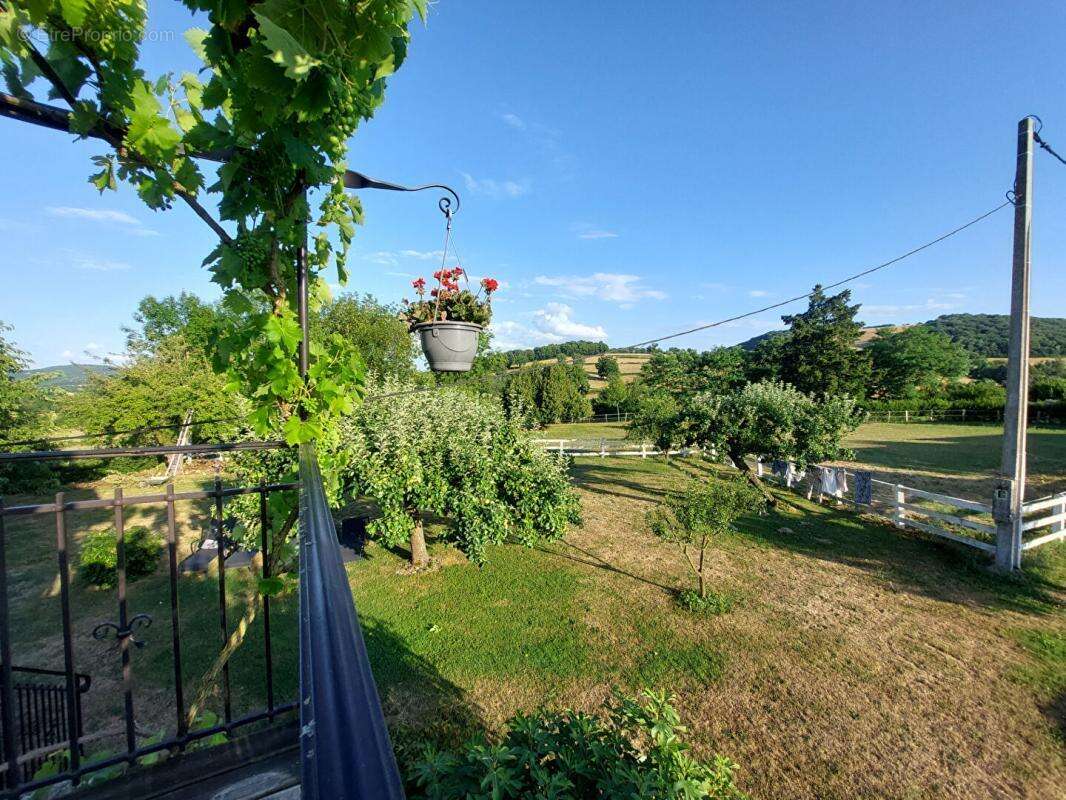 Maison à CHARBONNAT