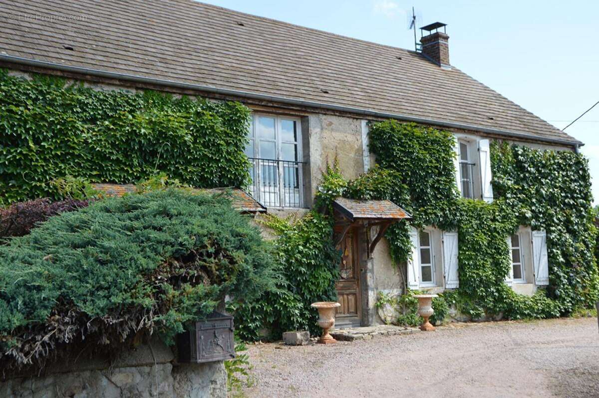 Maison à CHARBONNAT