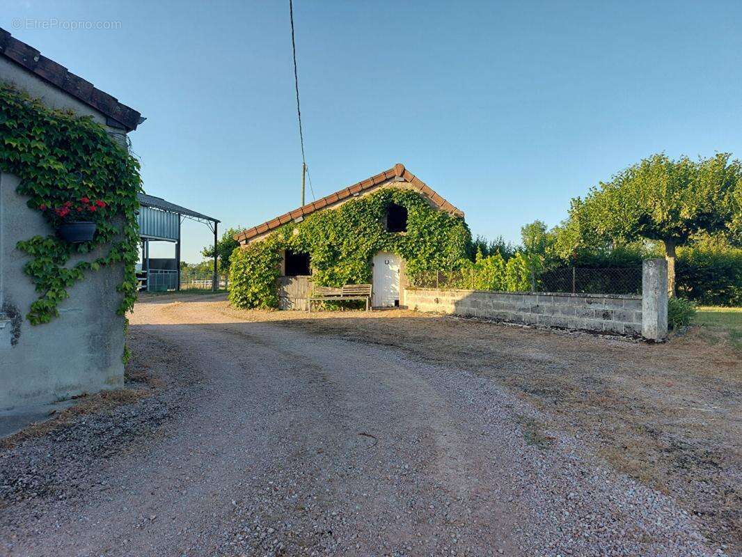Maison à CHARBONNAT