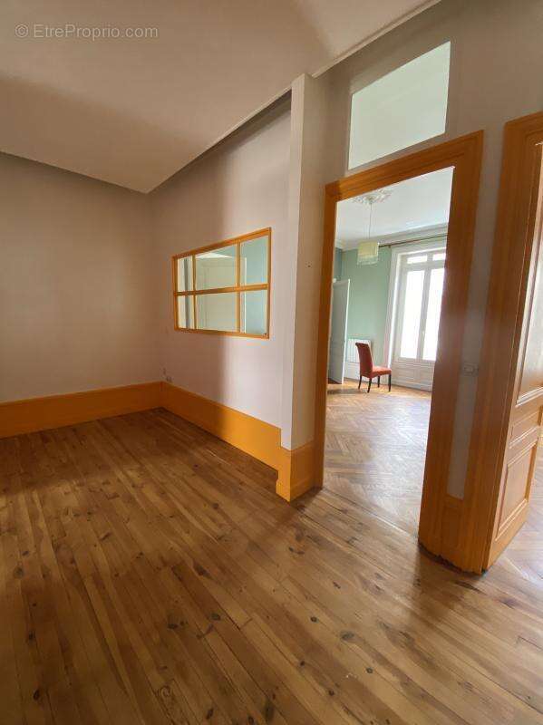 Appartement à SAINT-ETIENNE