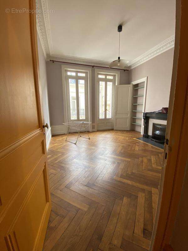 Appartement à SAINT-ETIENNE