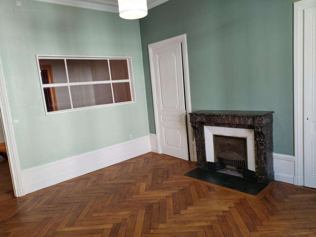 Appartement à SAINT-ETIENNE