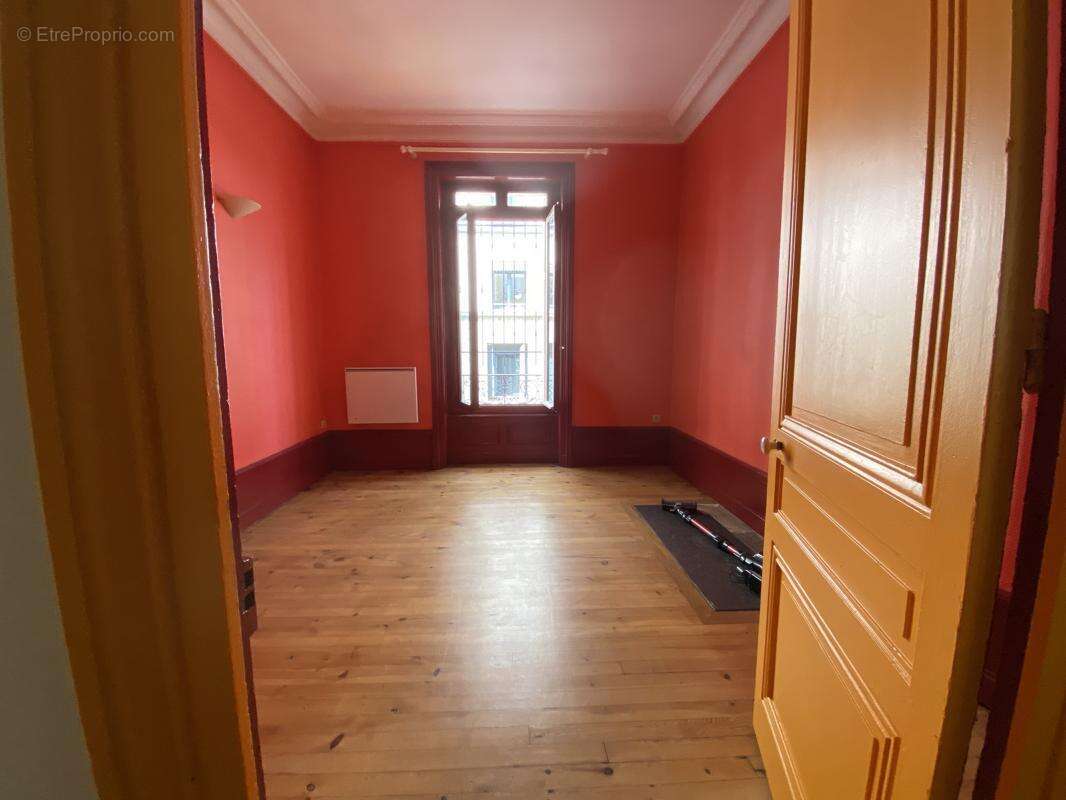 Appartement à SAINT-ETIENNE